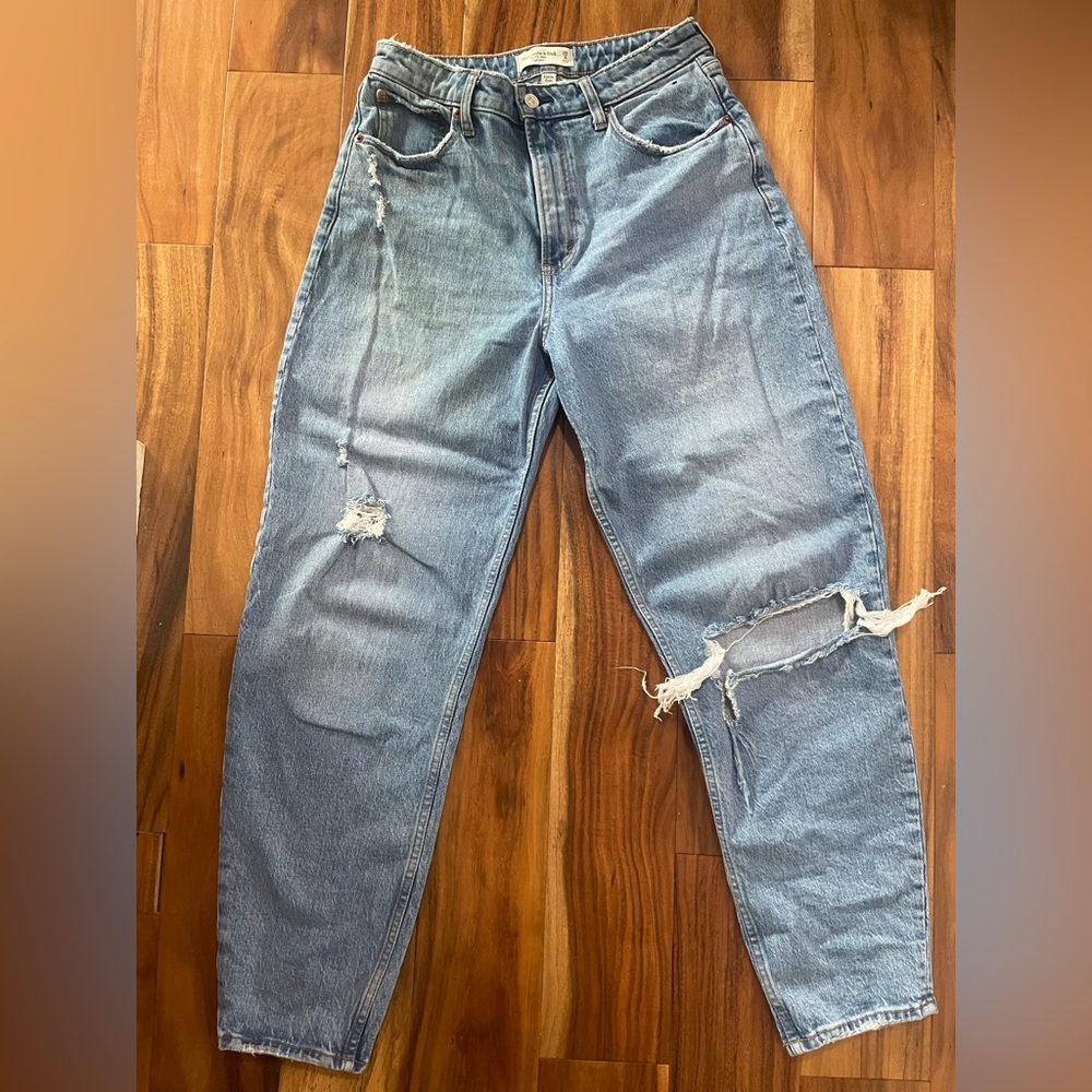 ABERCROMBIE The 80’s Mom Curve Love Denim Jeans 29